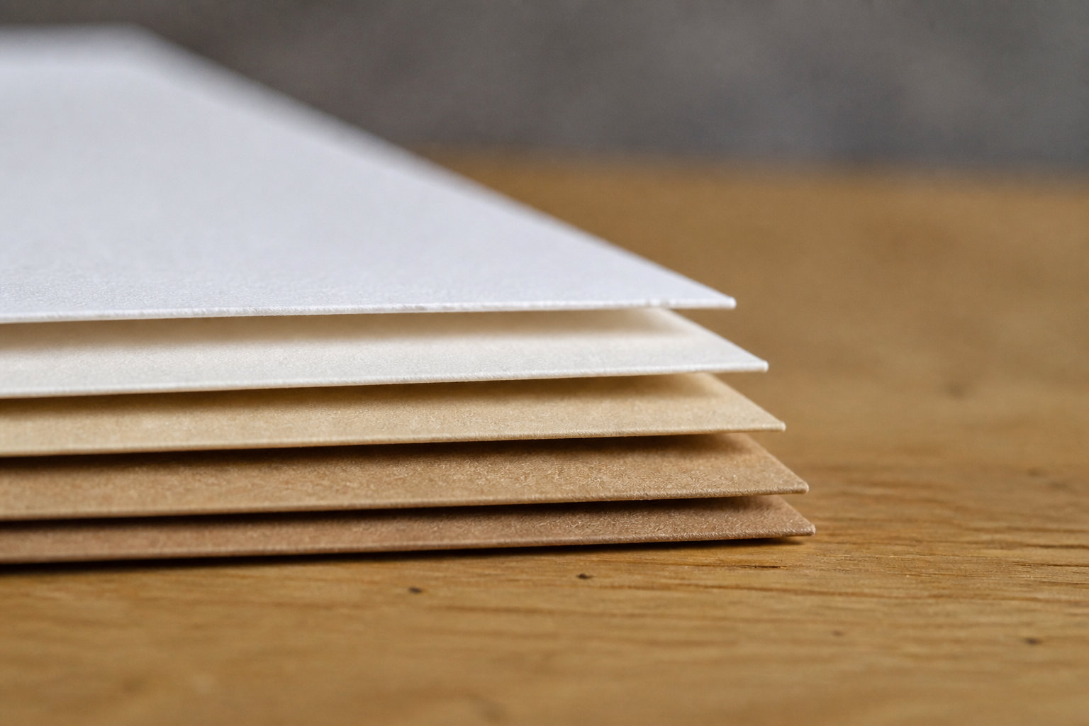 Pourquoi le grammage du papier définit la qualité de votre courrier ?